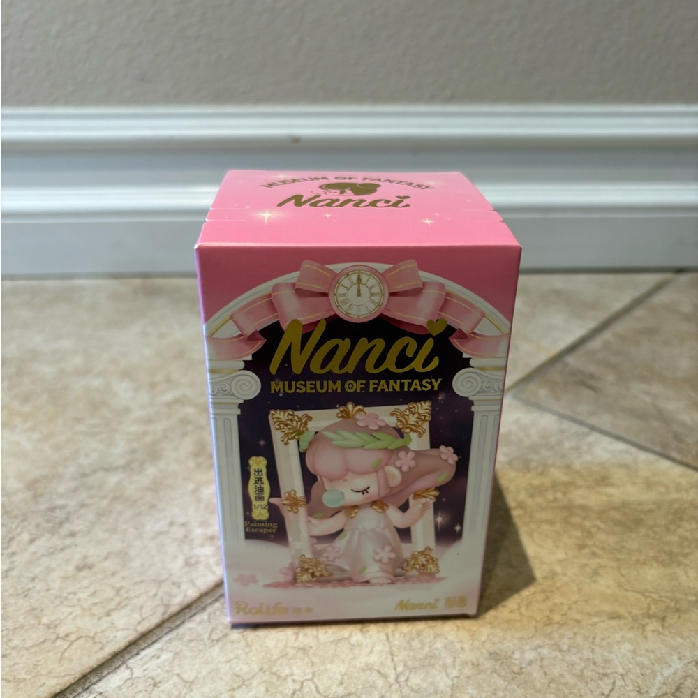 Damaged box Nanci Museum of Fantasy figure blind box.